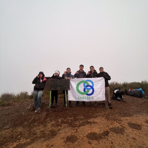 Chelsea Connectors climb Mt. Pulag for a cause